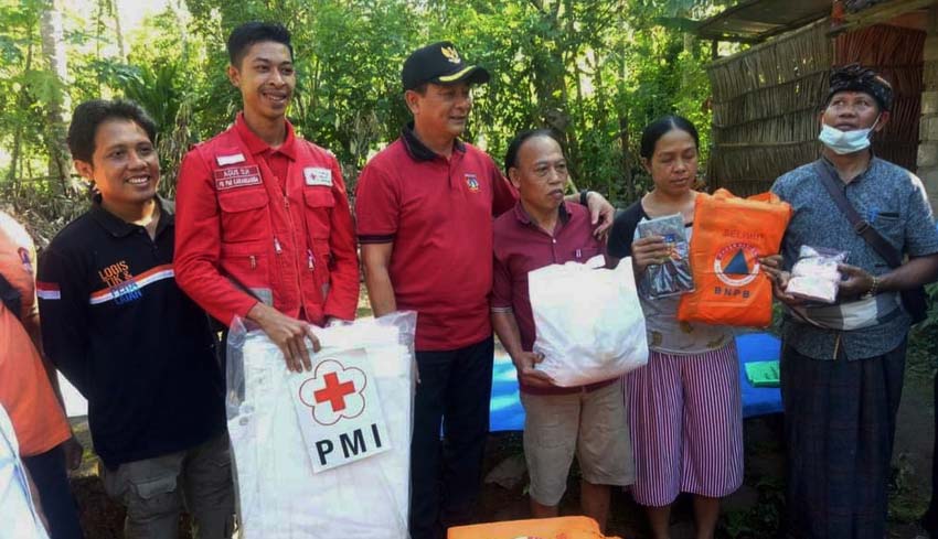 Nusabali Salurkan Bantuan Di Titik Bencana