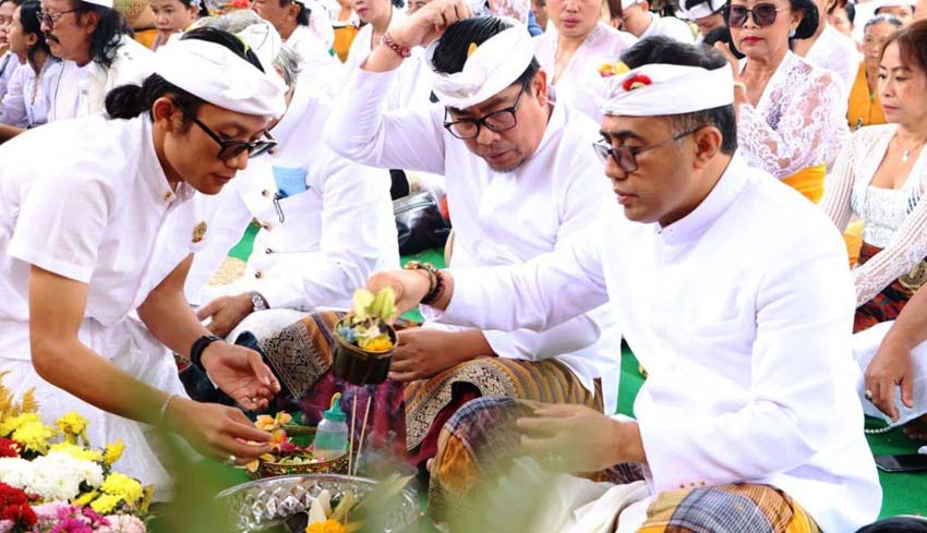 NUSABALI Pemkot Denpasar Ngaturang Bhakti Penganyar