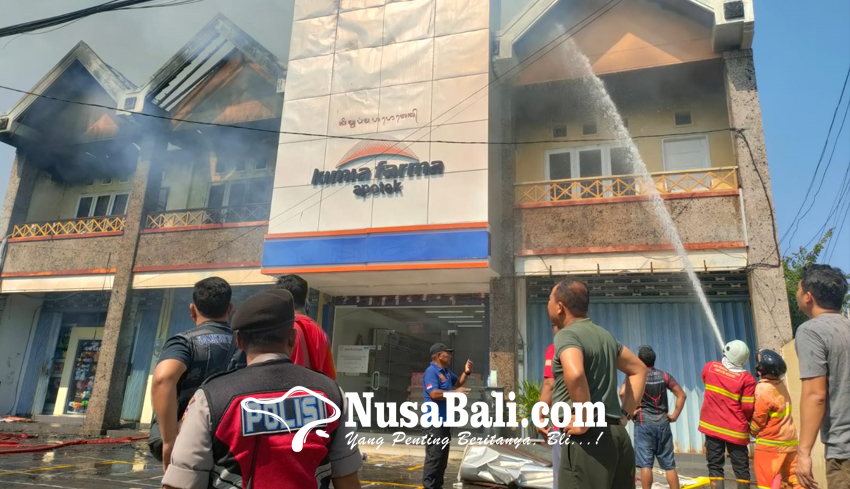 NUSABALI Komplek Ruko Terbakar Warga Sekitar TKP Panik