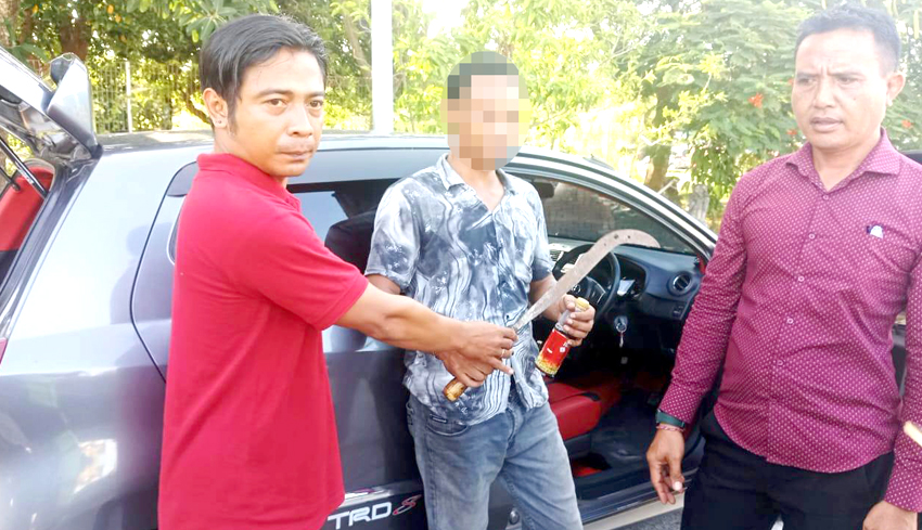 Nusabali Bawa Parang Oknum Driver Ditangkap