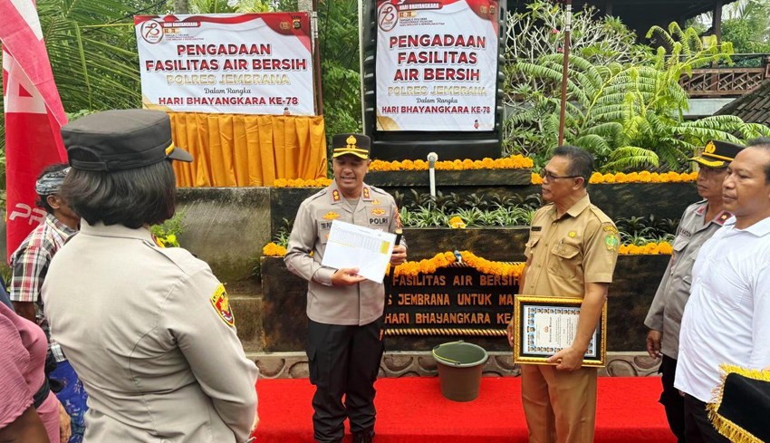 Nusabali Polres Jembrana Bantu Fasilitas Air Bersih Di Petapan Kaja