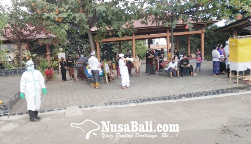 www.nusabali.com-petunon-desa-adat-buleleng-terima-pengabenan-jenazah-covid-19