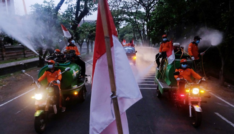 www.nusabali.com-sumerta-kelod-rayakan-hut-ke-76-ri-dengan-penyemprotan-disinfektan-bernuansa-patriotik