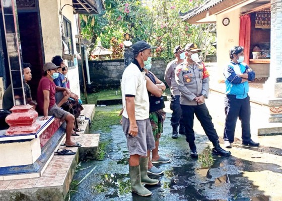 Nusabali.com - ditinggal-cuci-pakaian-dapur-ludes-terbakar