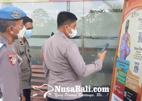 Nusabali.com - polres-dan-polsek-pasang-aplikasi-pedulilindungi