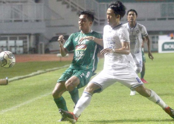 Nusabali.com - singo-edan-arema-dipatuk-elang-jawa-pss