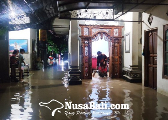 Nusabali.com - jembrana-dikepung-banjir-puluhan-rumah-tenggelam