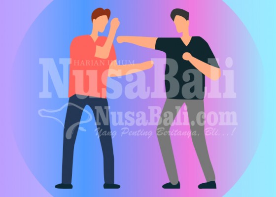 Nusabali.com - berkelahi-2-lawan-1-karena-status-wa-satu-korban-masuk-rs