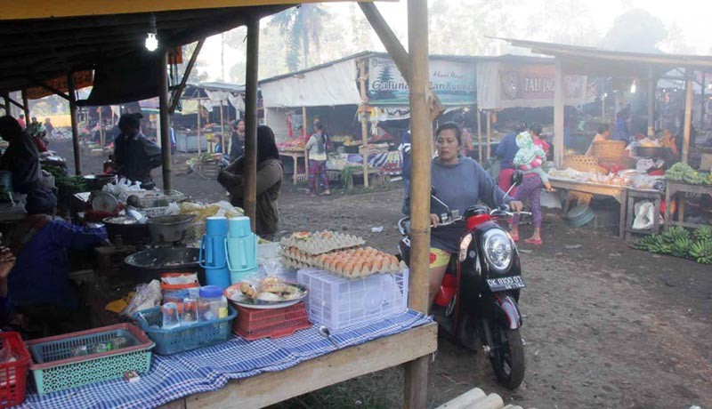 www.nusabali.com-disperindag-tolak-perpanjang-jualan-di-lapangan-selat