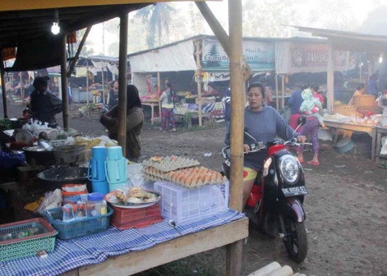 Nusabali.com - disperindag-tolak-perpanjang-jualan-di-lapangan-selat