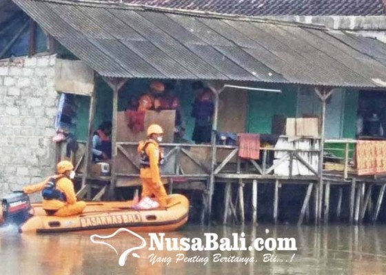 Nusabali.com - terjebak-banjir-4-warga-dan-1-balita-dievakuasi