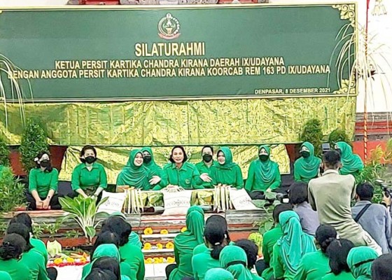 Nusabali.com - ketua-persit-ajak-anggota-jangan-arogan