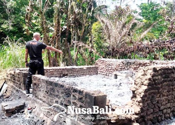 Nusabali.com - tiga-sertifikat-dan-uang-rp-15-juta-terbakar