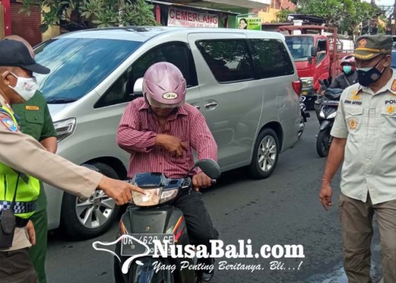 Nusabali.com - razia-maker-jelang-tahun-baru-21-pelanggar-terjaring