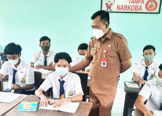 Nusabali.com - tabanan-terapkan-ptm-100-persen-kantin-sekolah-masih-ditutup