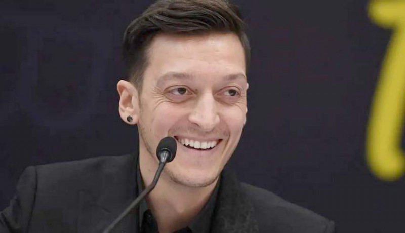 www.nusabali.com-mesut-ozil-diklaim-sepakat-gabung-rans-fc