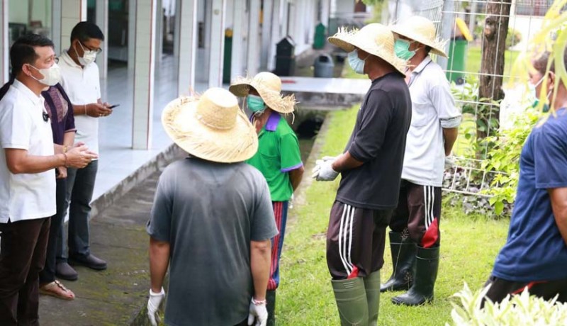 www.nusabali.com-taman-rsud-klungkung-kurang-penataan