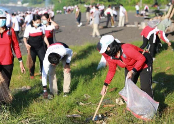 Nusabali.com - bupati-suwirta-buka-kegiatan-gema-tansaplas