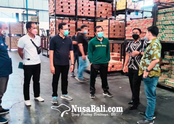 Nusabali.com - satgas-pangan-jembrana-cek-minyak-goreng-di-gudang-distributor