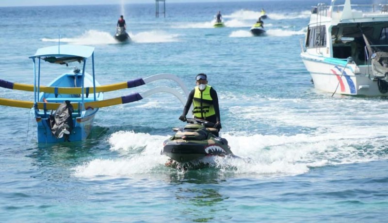 www.nusabali.com-baksos-di-karangasem-pangdam-naik-jet-ski-sanur-padangbai