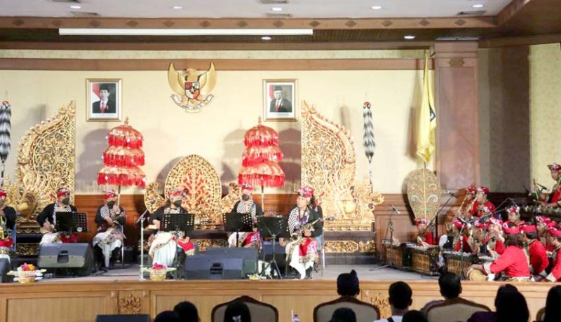 www.nusabali.com-petunjukan-keroncong-dengan-gamelan-bali-pukau-warga-badung