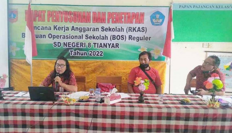 www.nusabali.com-pengawas-sd-di-kubu-tuntaskan-pendampingan-rkas