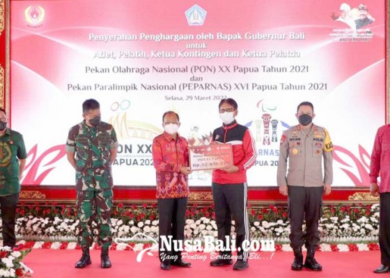 Nusabali.com - koster-bagikan-bonus-atlet-pon-papua