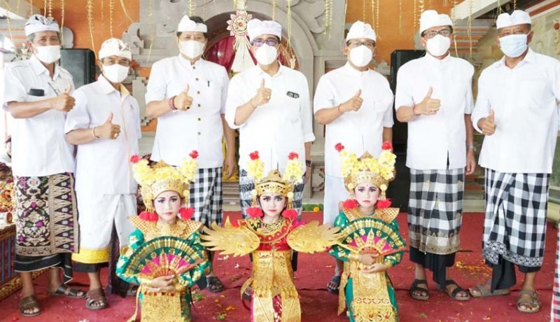 www.nusabali.com-hadiri-pamelaspas-legong-keraton-bupati-sanjaya-apresiasi-krama