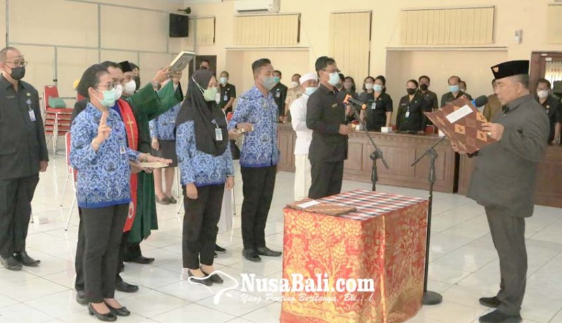 www.nusabali.com-bupati-tamba-mutasi-2-kabid