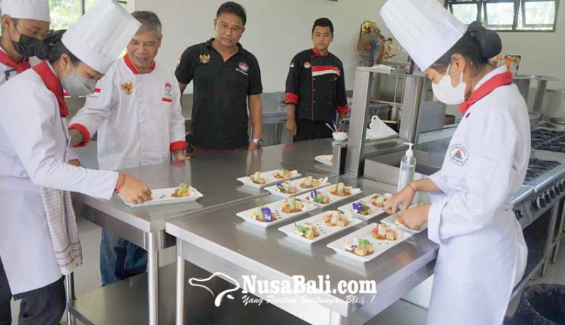 www.nusabali.com-smk-giri-pendawa-undang-26-bendesa-adat-jadi-juri-kuliner