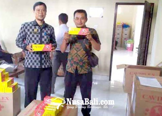 Nusabali.com - perbekel-rendang-bagikan-742-kotak-multivitamin