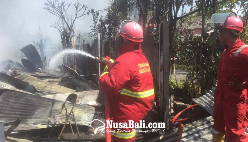 www.nusabali.com-korsleting-listrik-rumah-terbakar