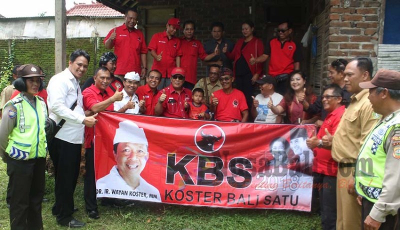 www.nusabali.com-kunjungi-anak-yatim-sanjaya-bawa-mobil-mobilan