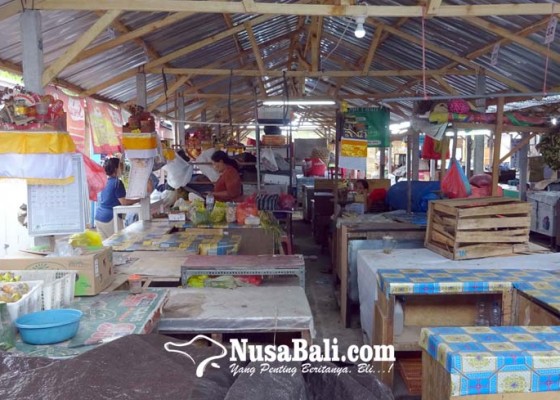 Nusabali.com - 170-pedagang-pasar-desa-tegal-harum-mulai-tempati-lahan-lapangan-basket