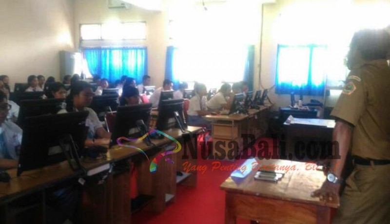 www.nusabali.com-unbk-terganggu-jaringan-telepon-siswa-di-sman-1-gianyar-panik