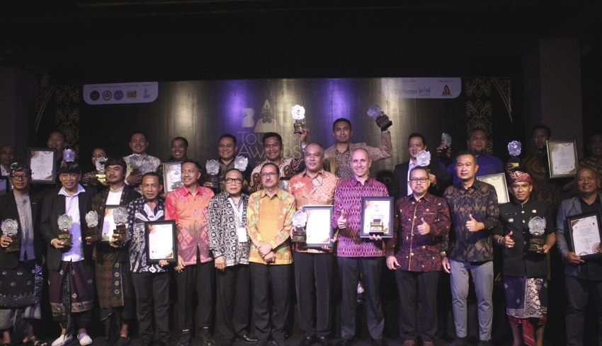 NUSABALI.com - Bali Tourism Award 2022: Bali Safari Park Raih ...