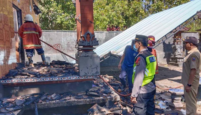 www.nusabali.com-rumah-dan-dapur-terbakar-di-desa-tianyar-tengah