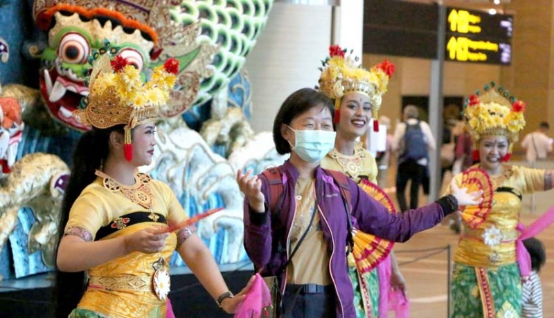 www.nusabali.com-maskapai-eva-air-buka-penerbangan-ke-bandara-ngurah-rai