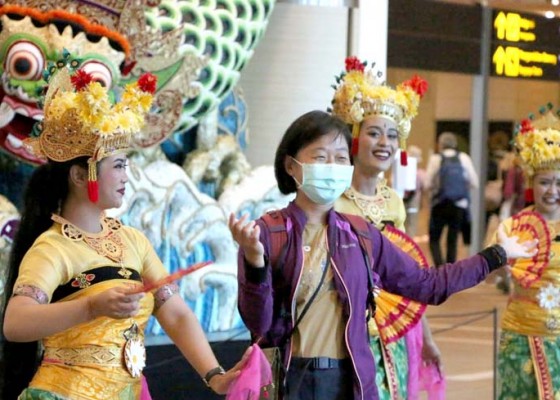 Nusabali.com - maskapai-eva-air-buka-penerbangan-ke-bandara-ngurah-rai