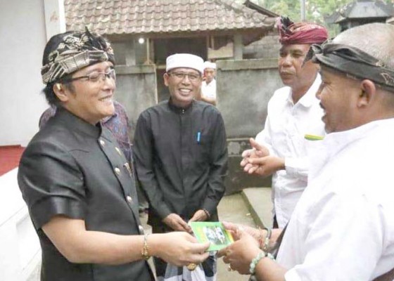 Nusabali.com - bupati-giri-prasta-serahkan-hibah-rp-43-miliar-di-bangli