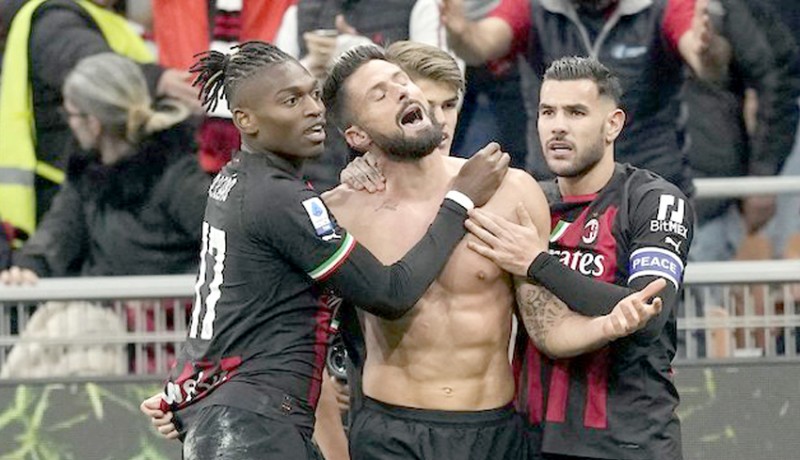 www.nusabali.com-usai-menangkan-ac-milan-giroud-langsung-diusir-wasit