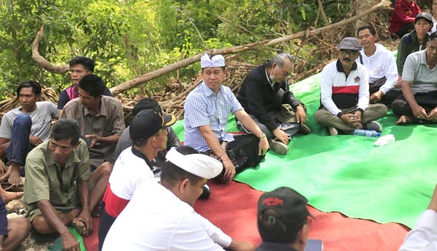 Nusabali Com Bupati Buka Padat Karya Di Kecamatan Nusa Penida