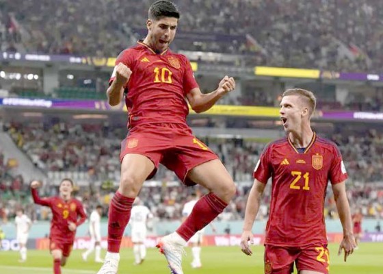 Nusabali.com - cetak-rekor-penguasaan-bola-spanyol-tembus-100-gol