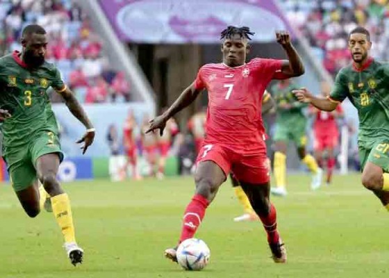 Nusabali.com - gol-embolo-bawa-swiss-pukul-kamerun