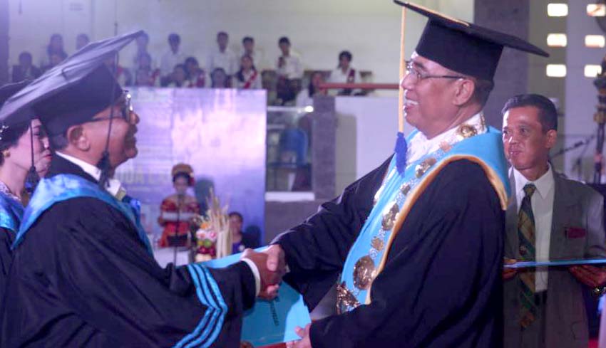 Nusabali Com Undiksha Wisuda Mahasiswa