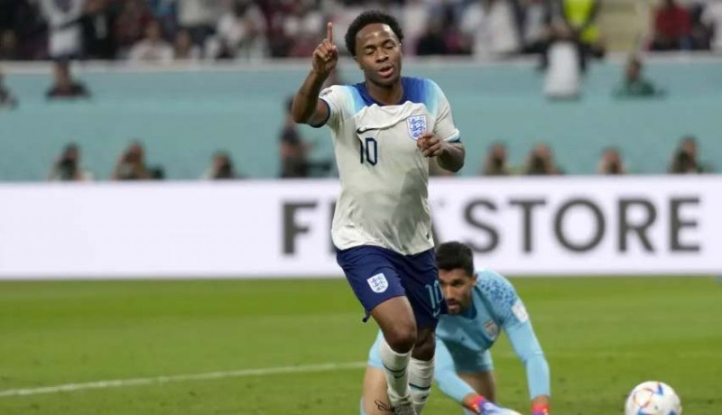 www.nusabali.com-sterling-tinggalkan-timnas-inggris