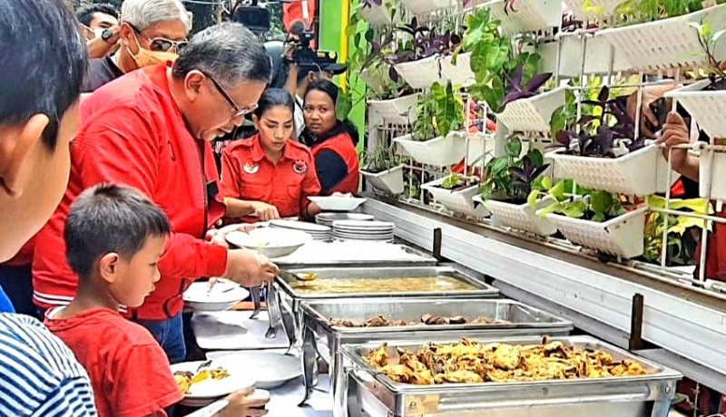 www.nusabali.com-di-acara-makan-bareng-10000-warga-dki-jakarta-hasto-sampaikan-pesan-megawati