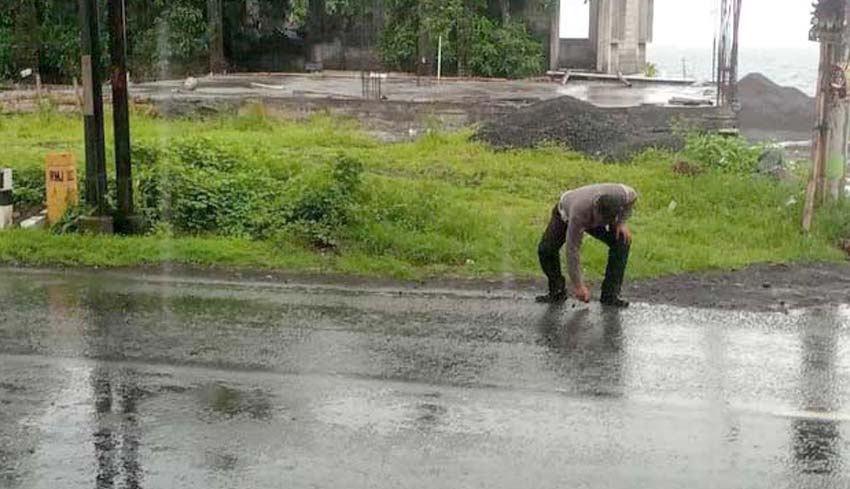 Nusabali Com Laka Maut Di Jalan Amplapura Singaraja Satu Tewas