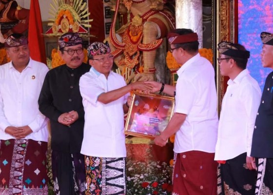 Nusabali.com - gubernur-koster-didukung-lanjutkan-pembangunan-bali