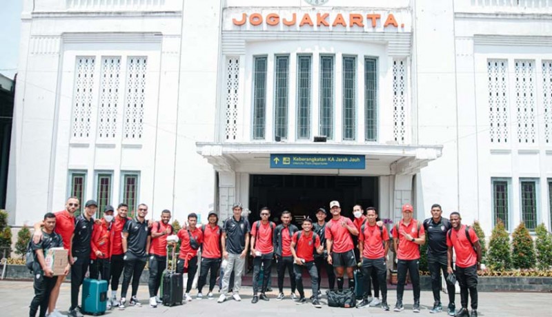 www.nusabali.com-skuad-bali-united-naik-kereta-api-ke-kediri